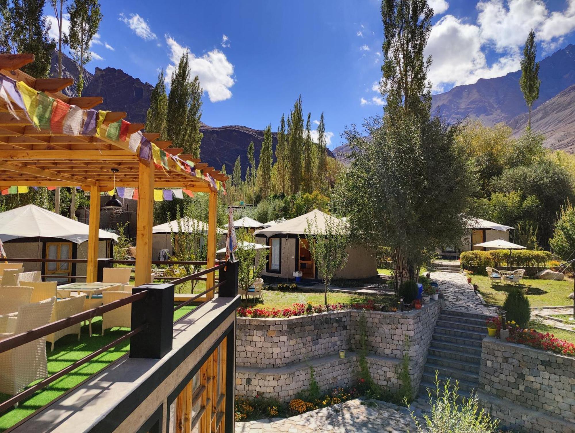 Mystique Meadows Earth Homes Hundar Εξωτερικό φωτογραφία